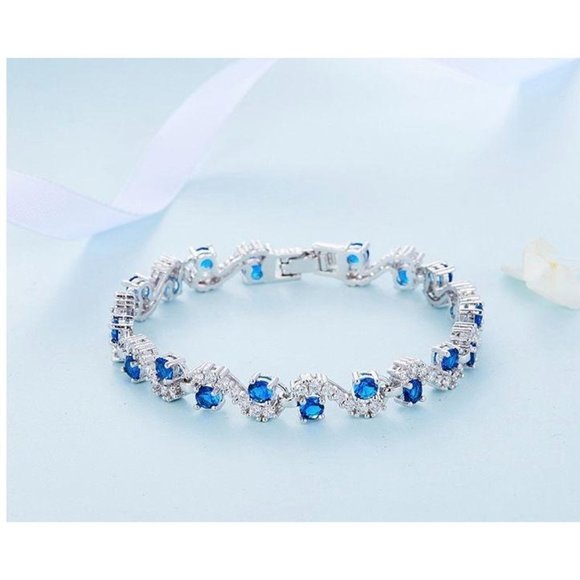 BRAND NEW Beautiful Waterdrop Crystal Bracelet fo - Picture 2 of 8